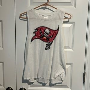 Size L Tampa bay tank top: light weight